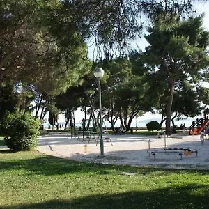 https://apartman-simona.in-istria.net